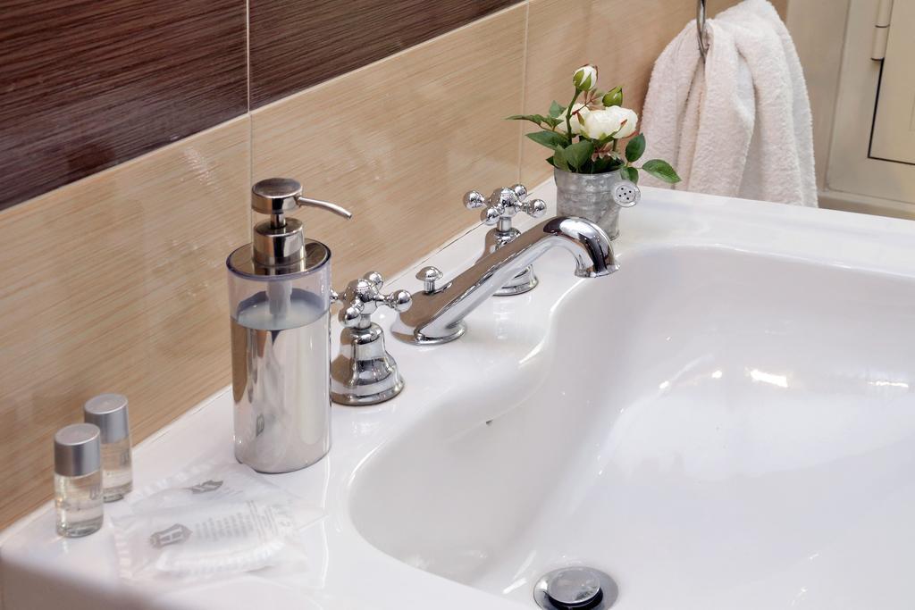 San Pietro Stazione Guesthouse روما المظهر الخارجي الصورة