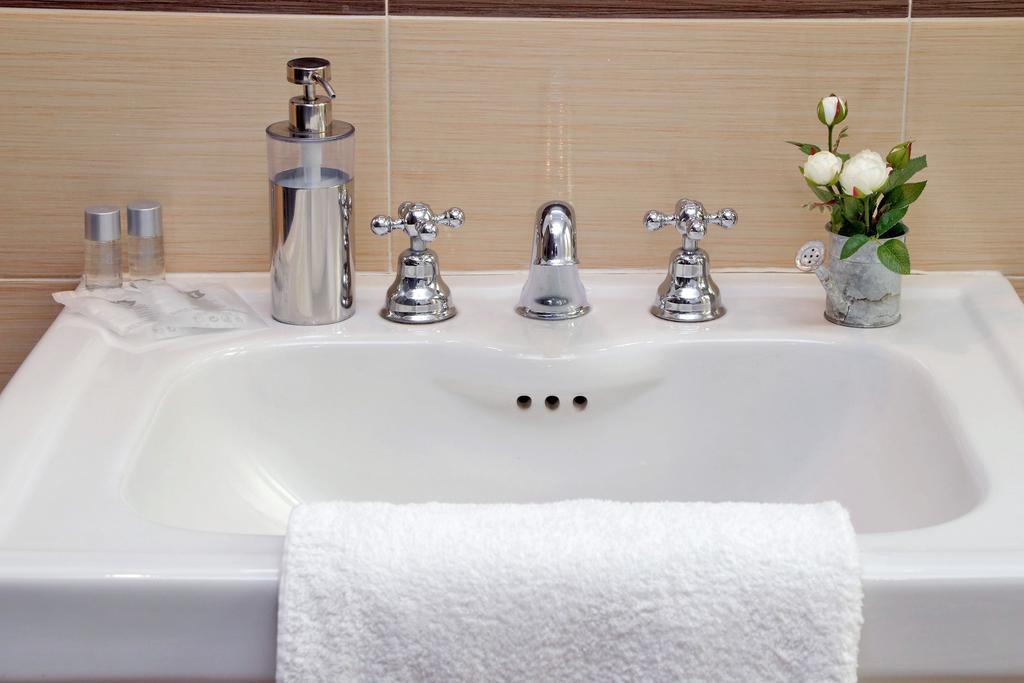 San Pietro Stazione Guesthouse روما المظهر الخارجي الصورة