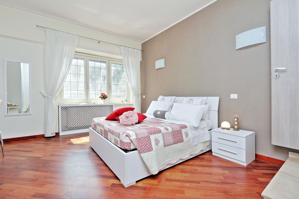 San Pietro Stazione Guesthouse روما الغرفة الصورة